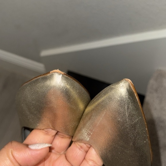 Size 10 1.State Saffy Gold Metallic Block Heels - Picture 3 of 4